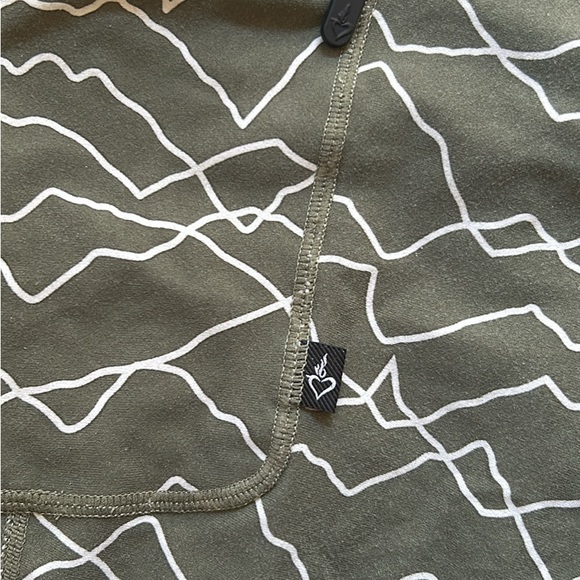 Torrid Happy Camper leggings with Cargo Pockets Size 2 - Picture 3 of 3